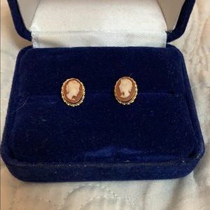 10k Gold vintage stud cameo earrings